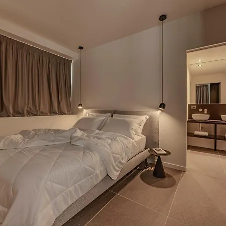 Apartmentsarena - Palazzo Cignaroli Διαμέρισμα *